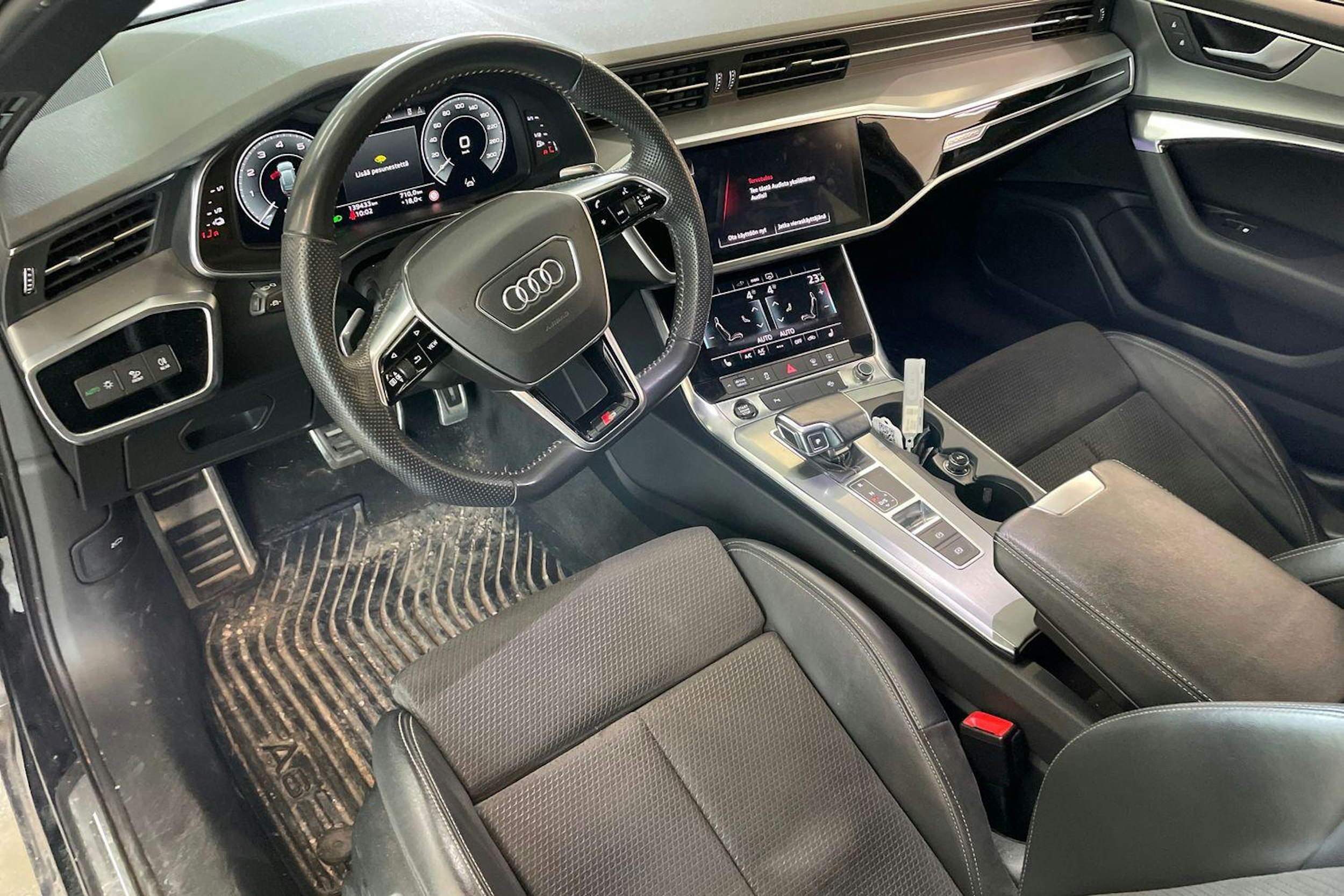 Musta Audi A6 2021 kuva 3.
