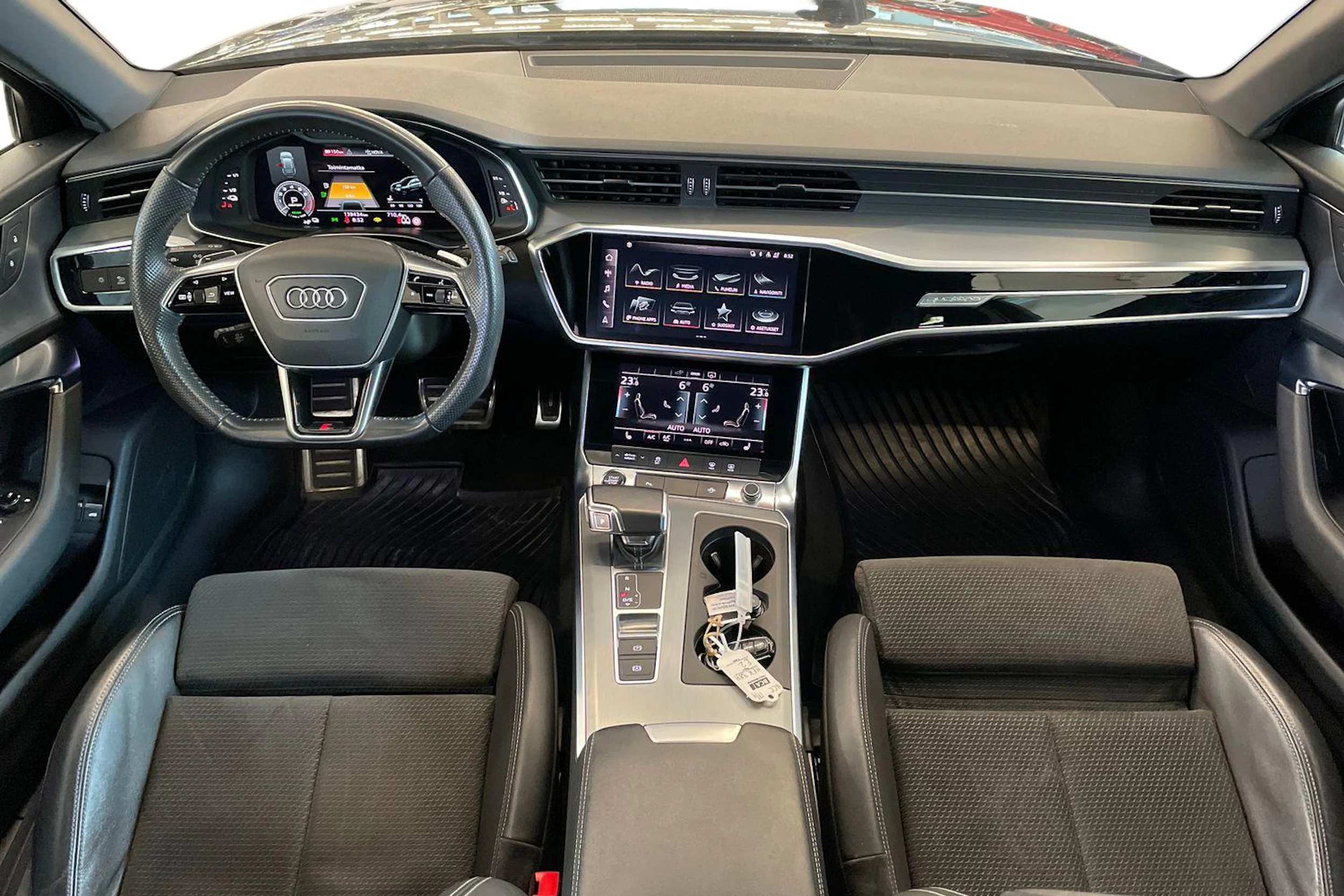 Musta Audi A6 2021 kuva 9.