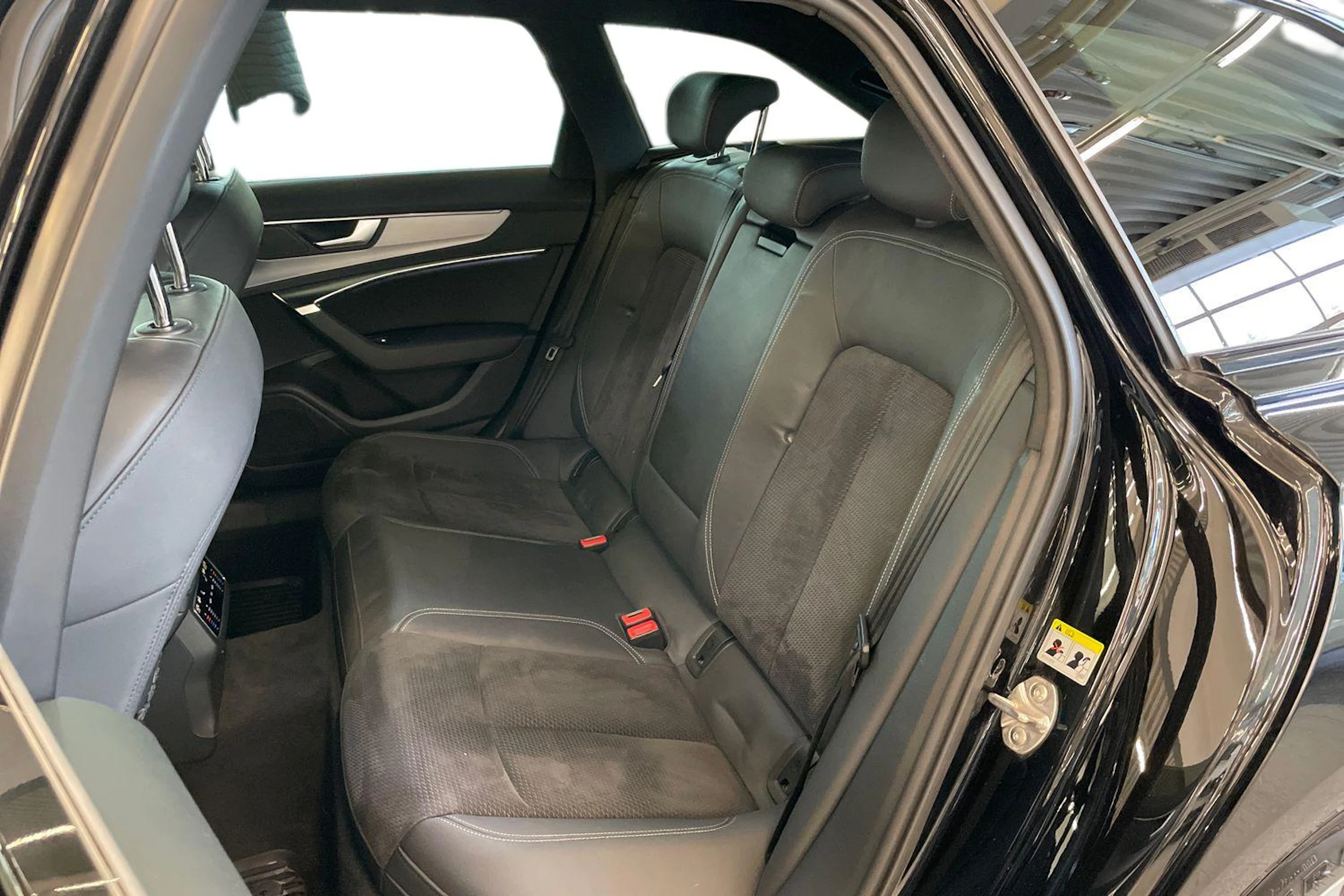 Musta Audi A6 2021 kuva 10.