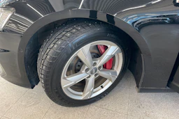 Musta Audi A6 2021 kuva 13.