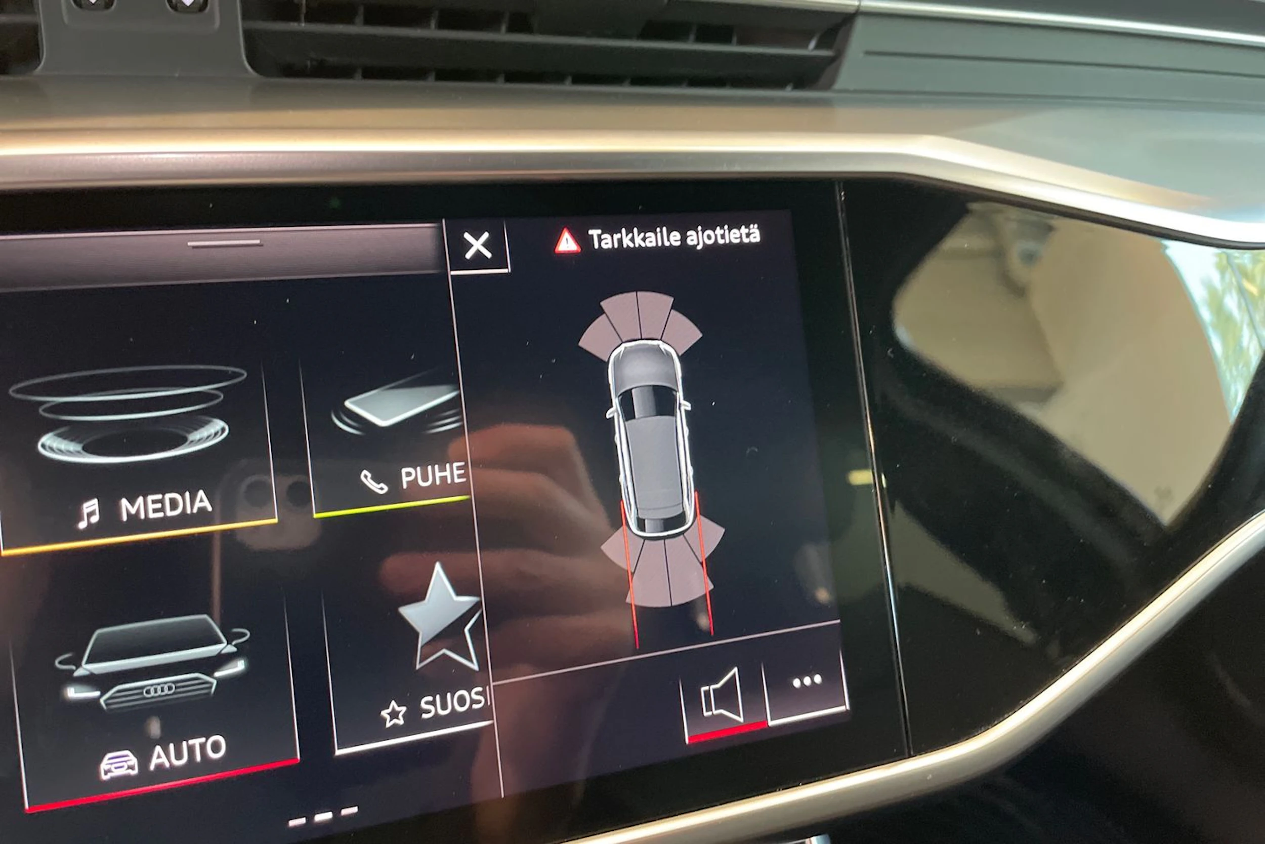 Musta Audi A6 2021 kuva 16.