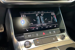 Musta Audi A6 2021 kuva 17.