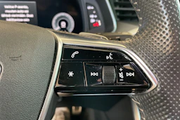 Musta Audi A6 2021 kuva 19.