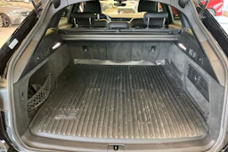 Musta Audi A6 2021 kuva 23.