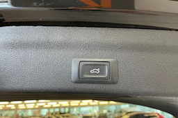 Musta Audi A6 2021 kuva 26.