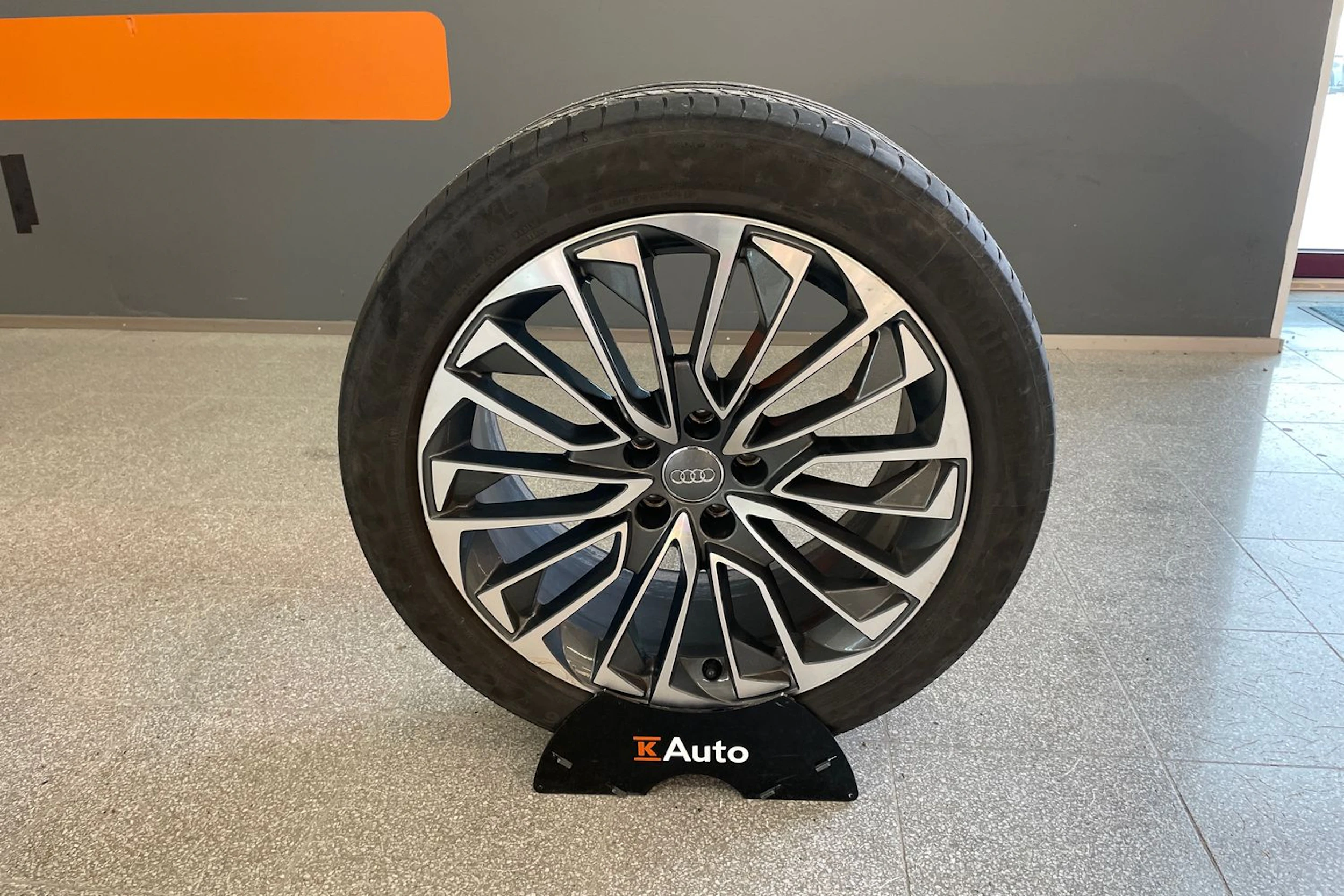 Musta Audi A6 2021 kuva 27.