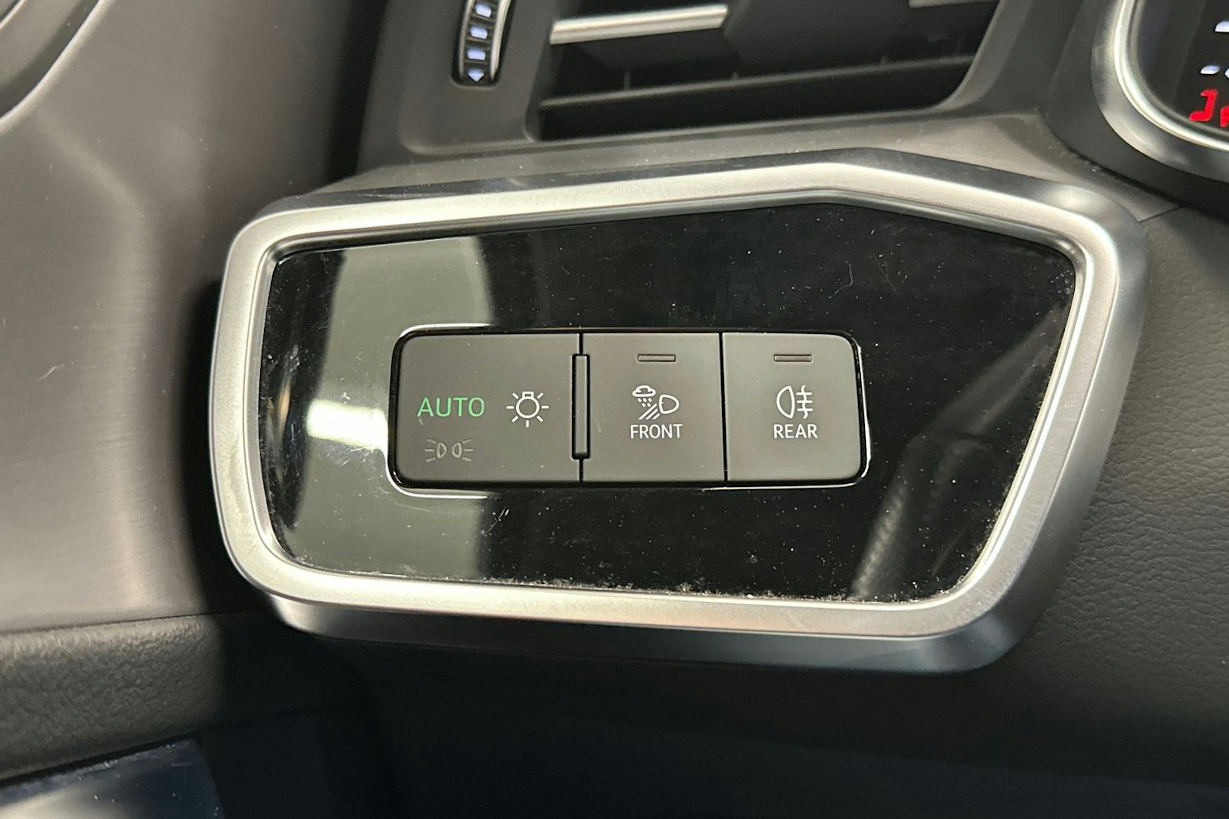 Harmaa Audi A6 2021 kuva 14.