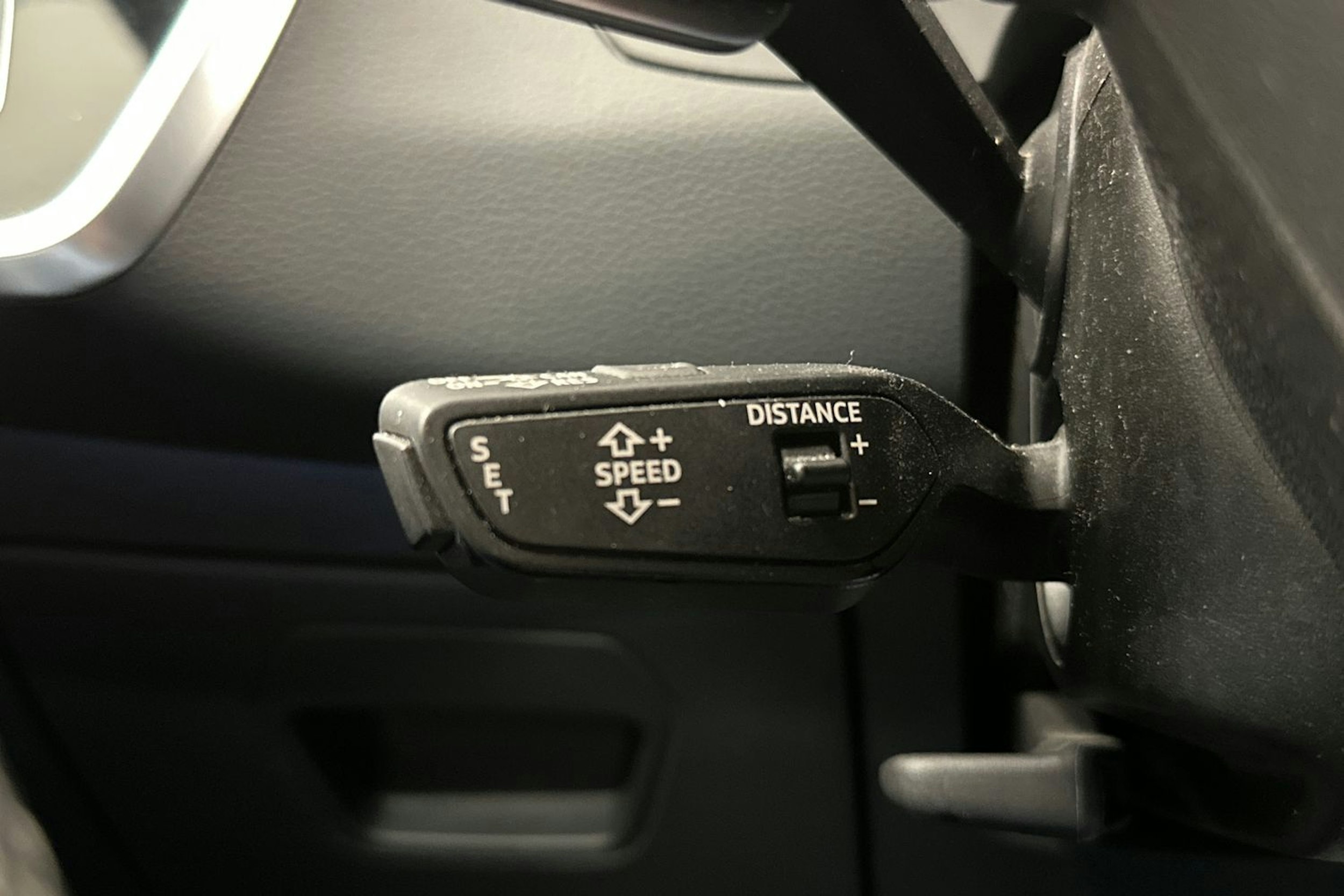 Harmaa Audi A6 2021 kuva 15.