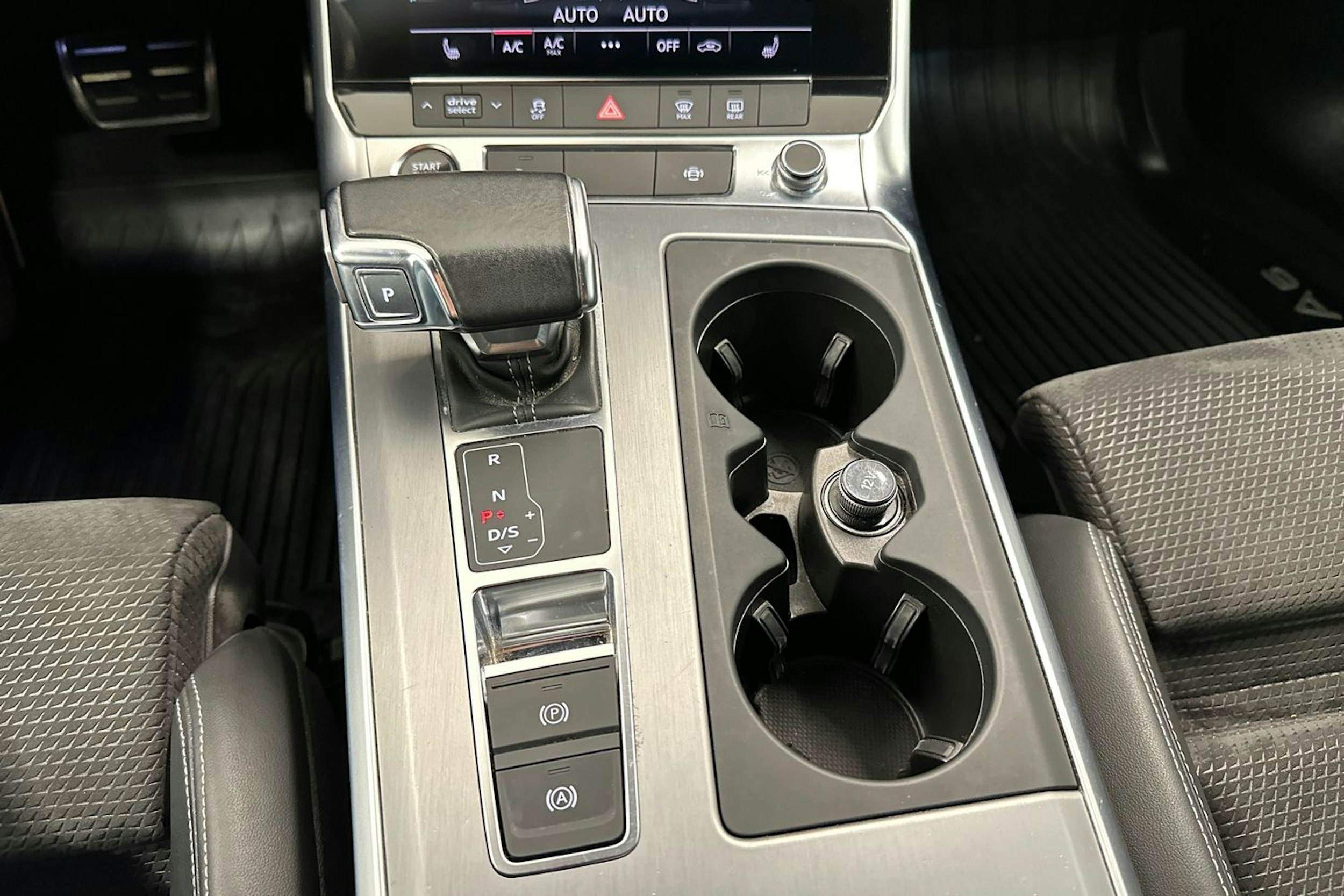 Harmaa Audi A6 2021 kuva 23.