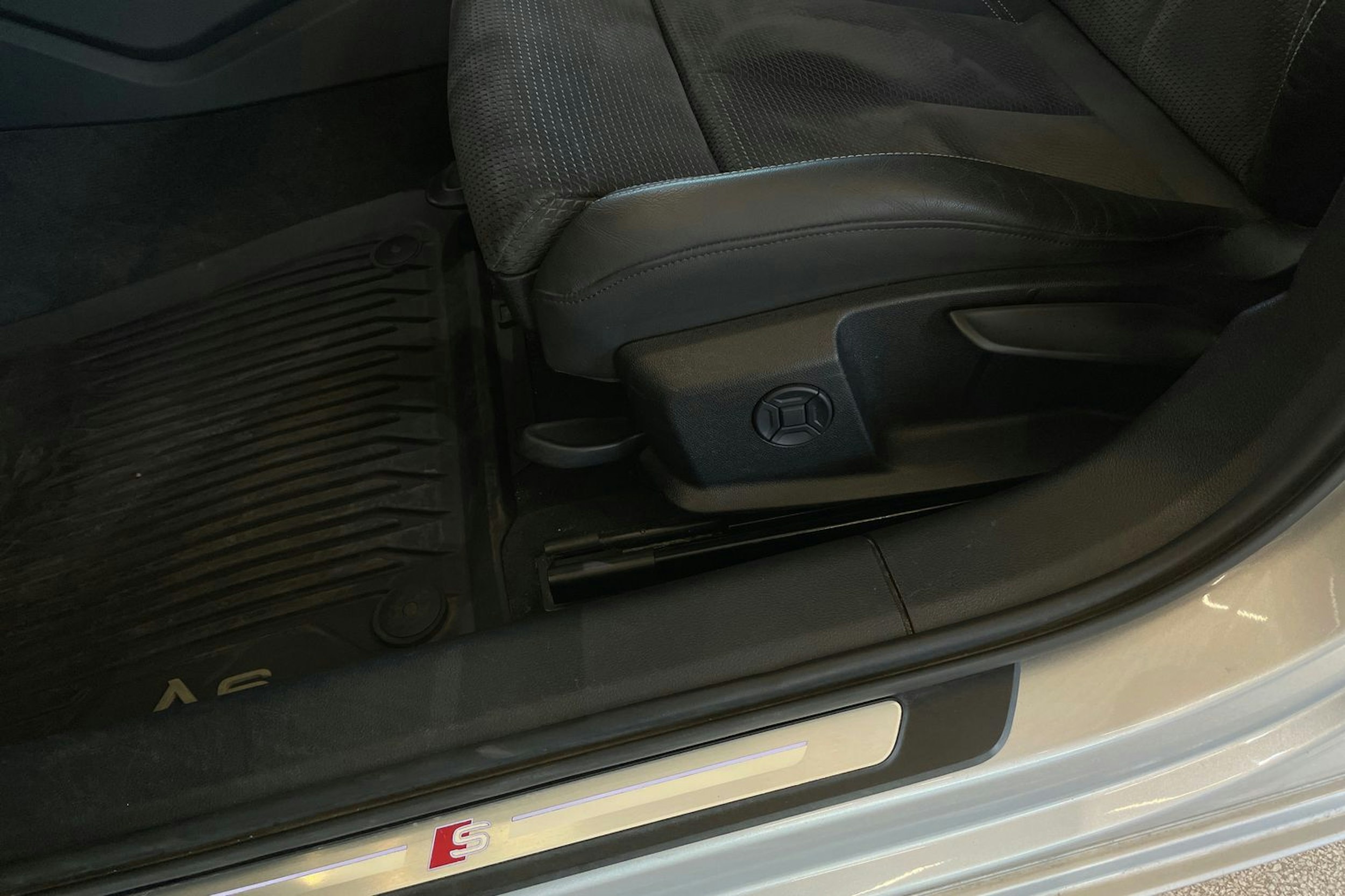 hopea Audi A6 2021 kuva 31.