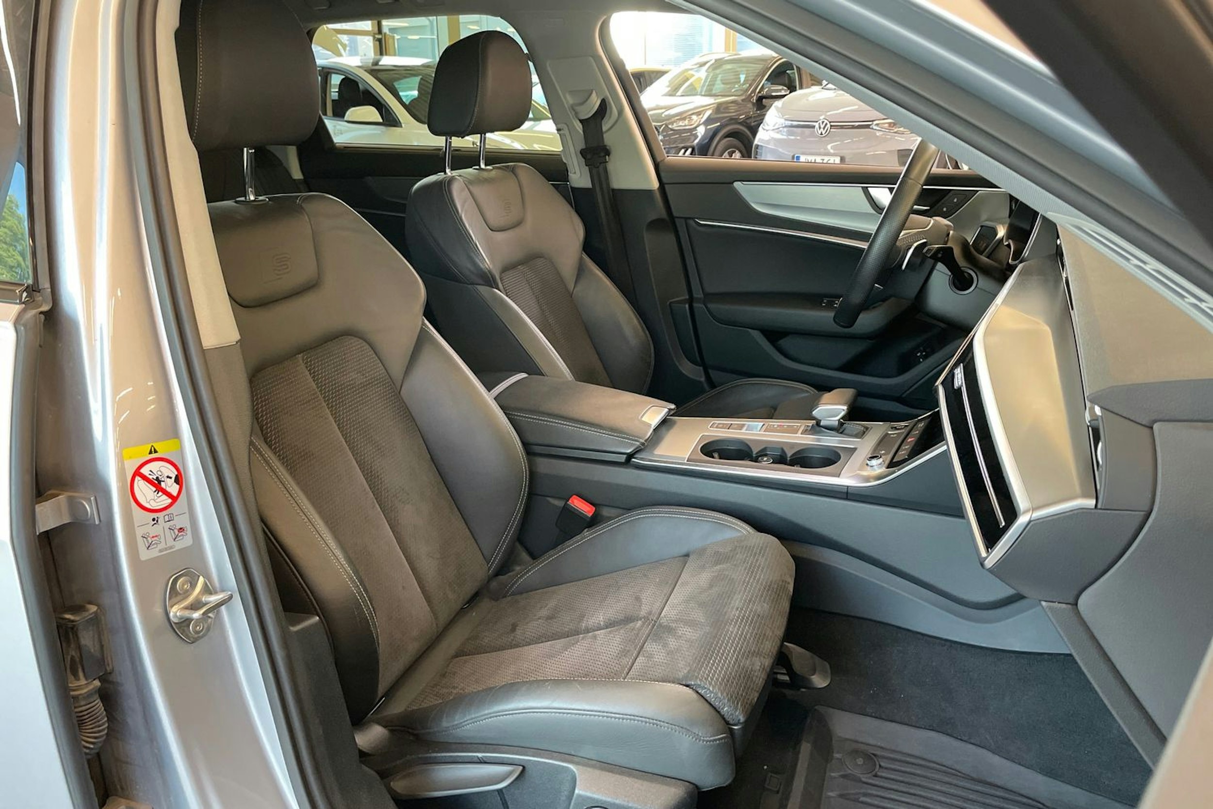 hopea Audi A6 2021 kuva 33.