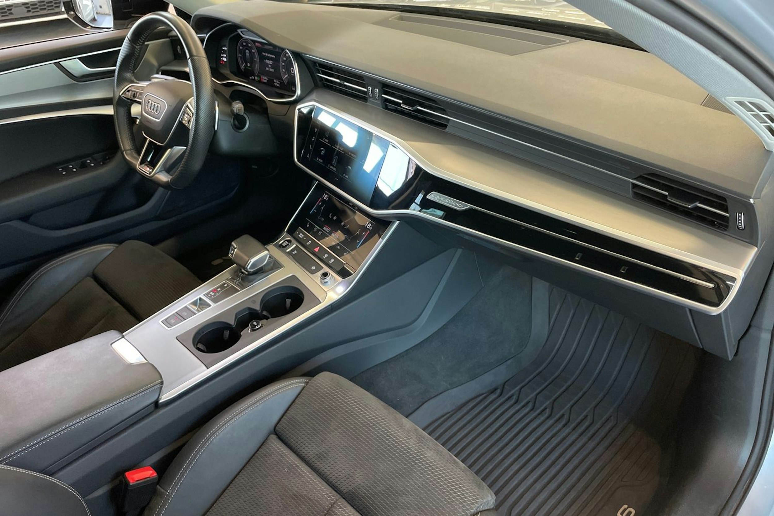 hopea Audi A6 2021 kuva 34.