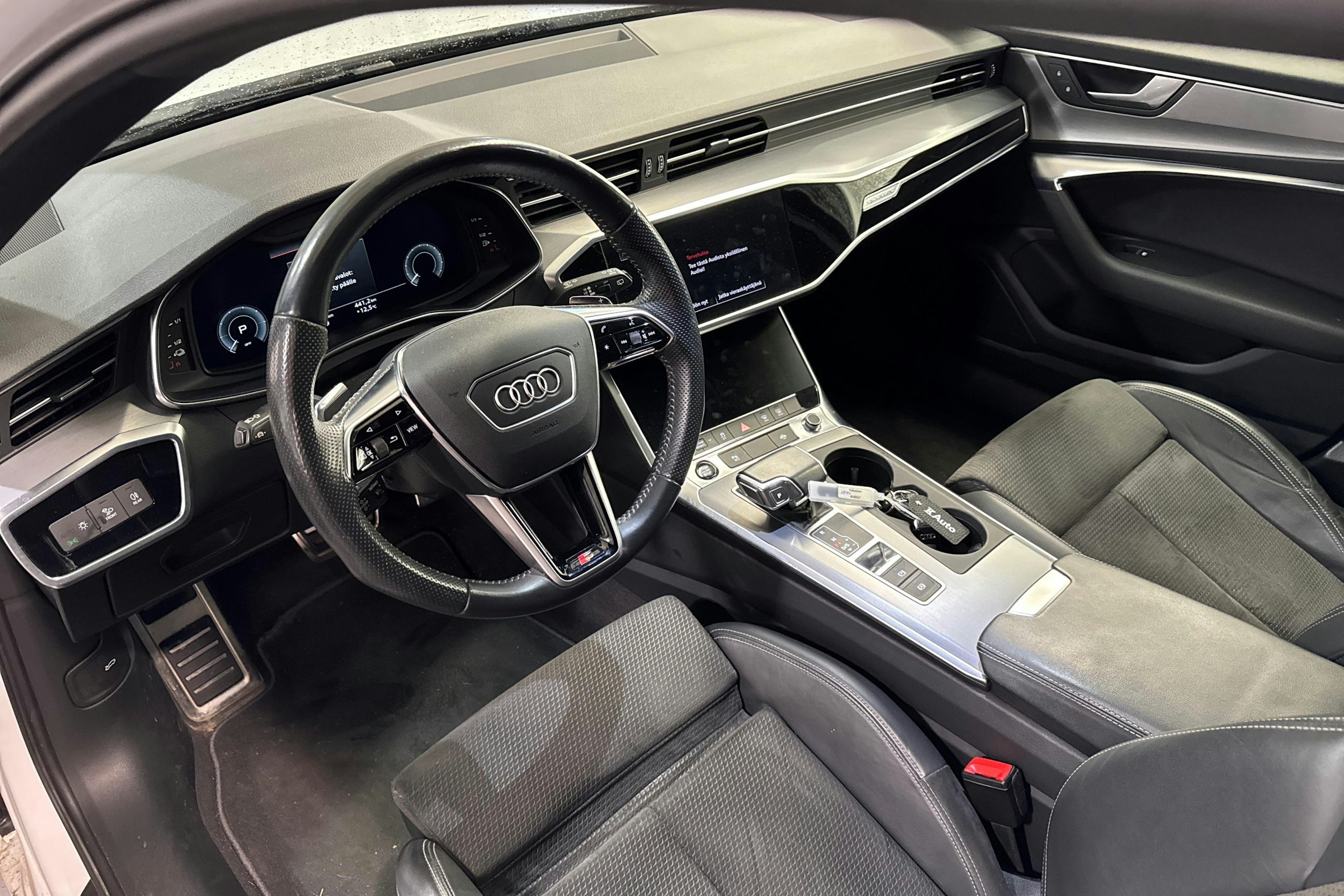 Valkoinen Audi A6 2021 kuva 3.