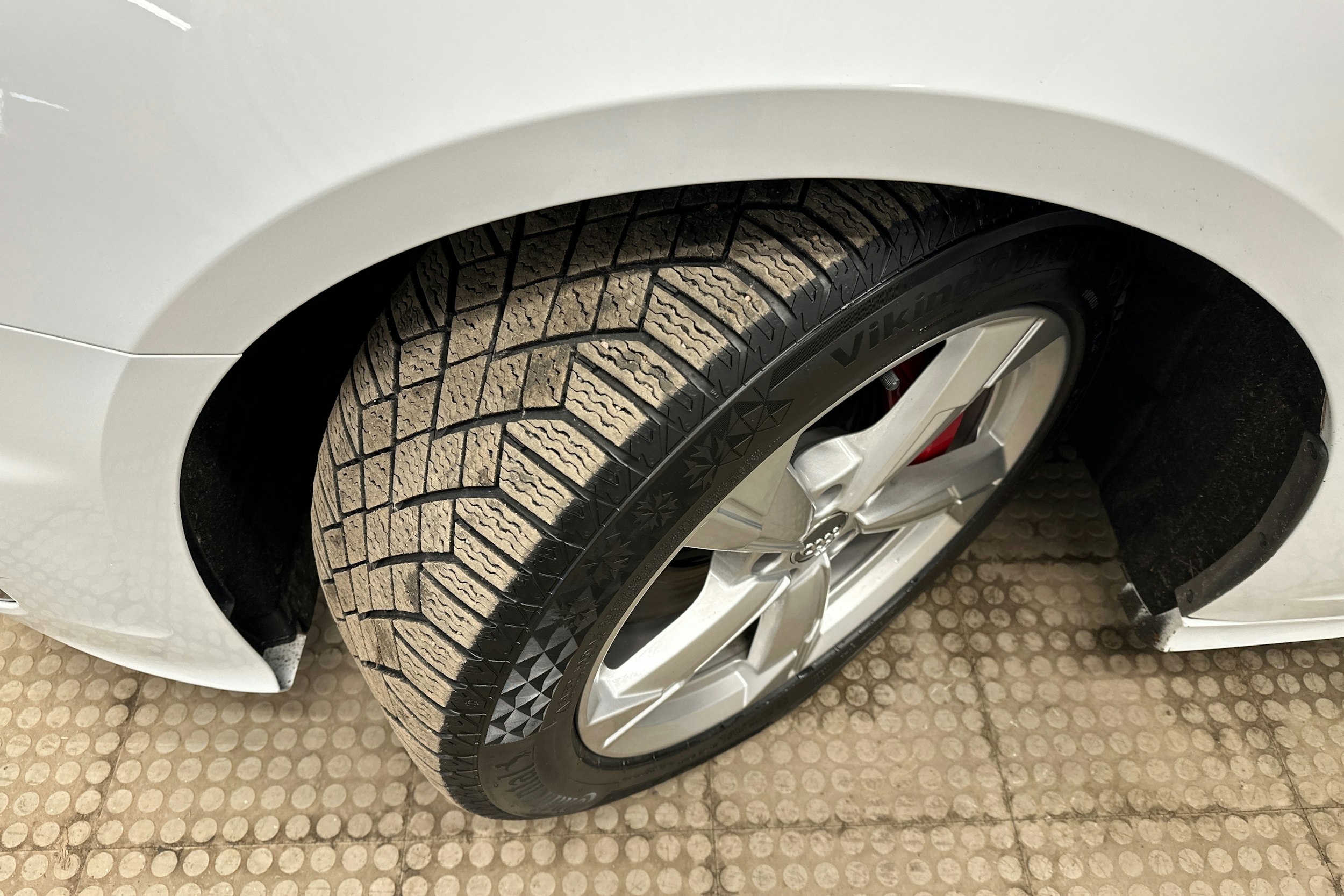 Valkoinen Audi A6 2021 kuva 13.