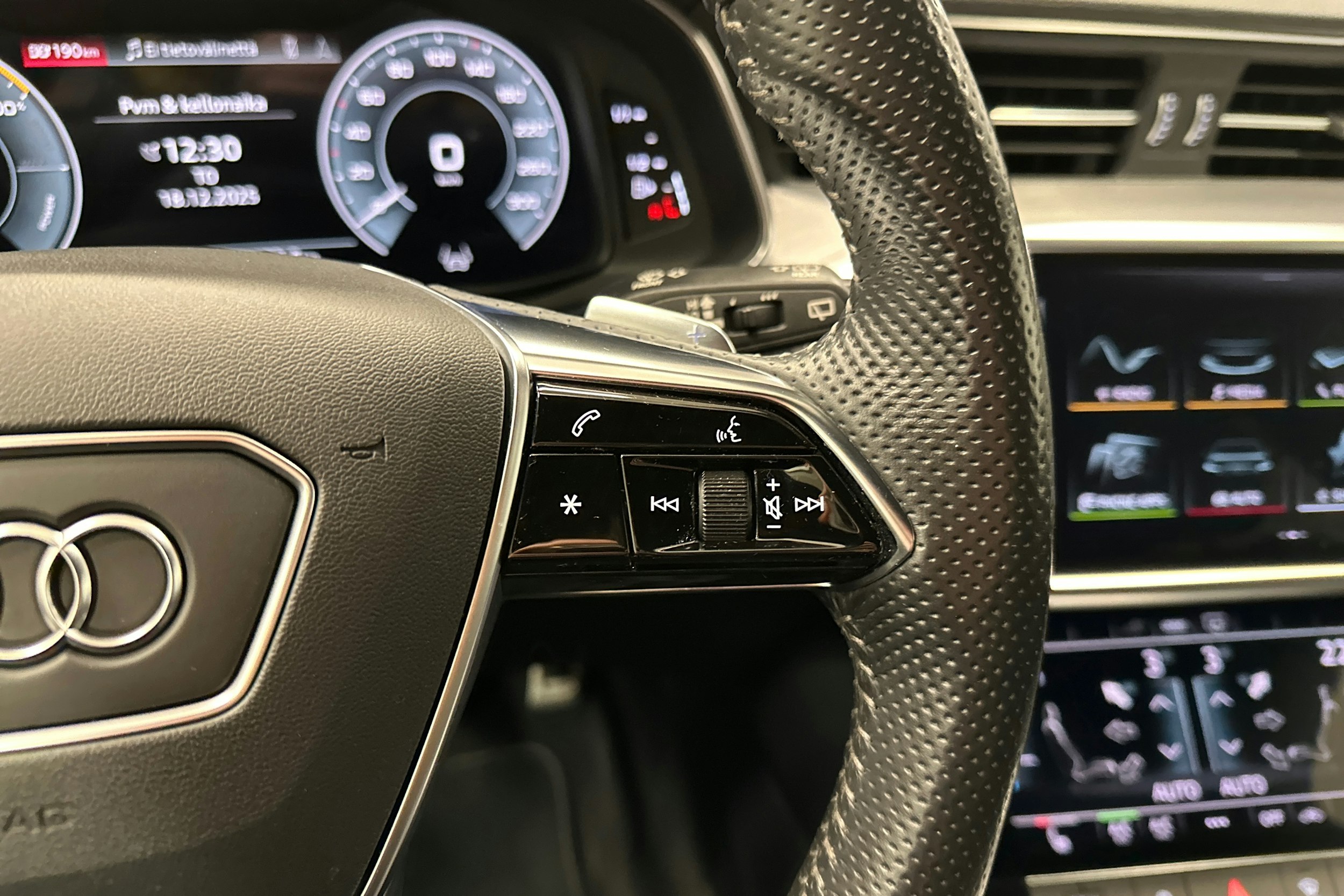 Valkoinen Audi A6 2021 kuva 15.