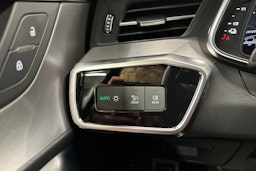 Valkoinen Audi A6 2021 kuva 19.