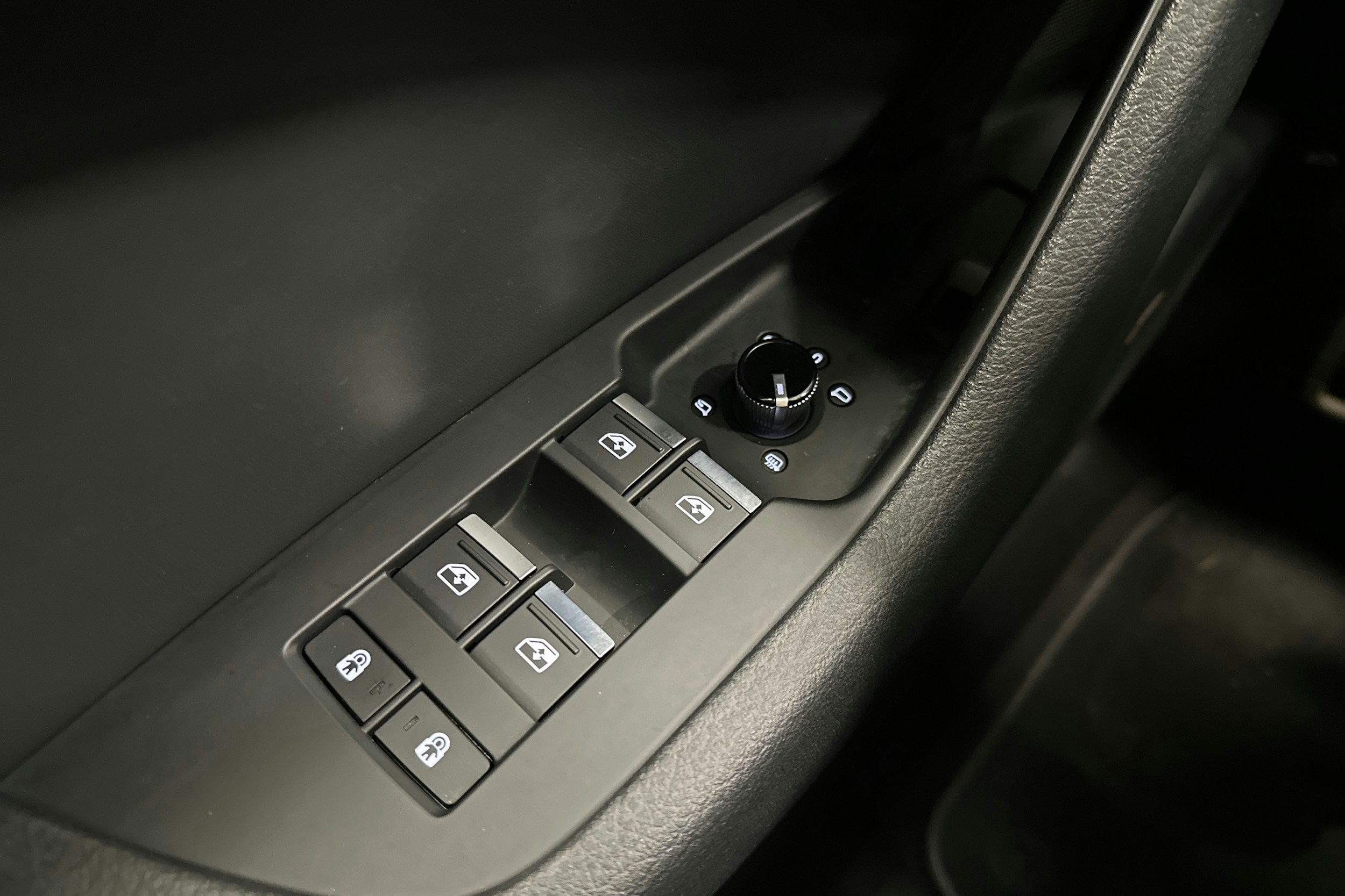 Valkoinen Audi A6 2021 kuva 20.