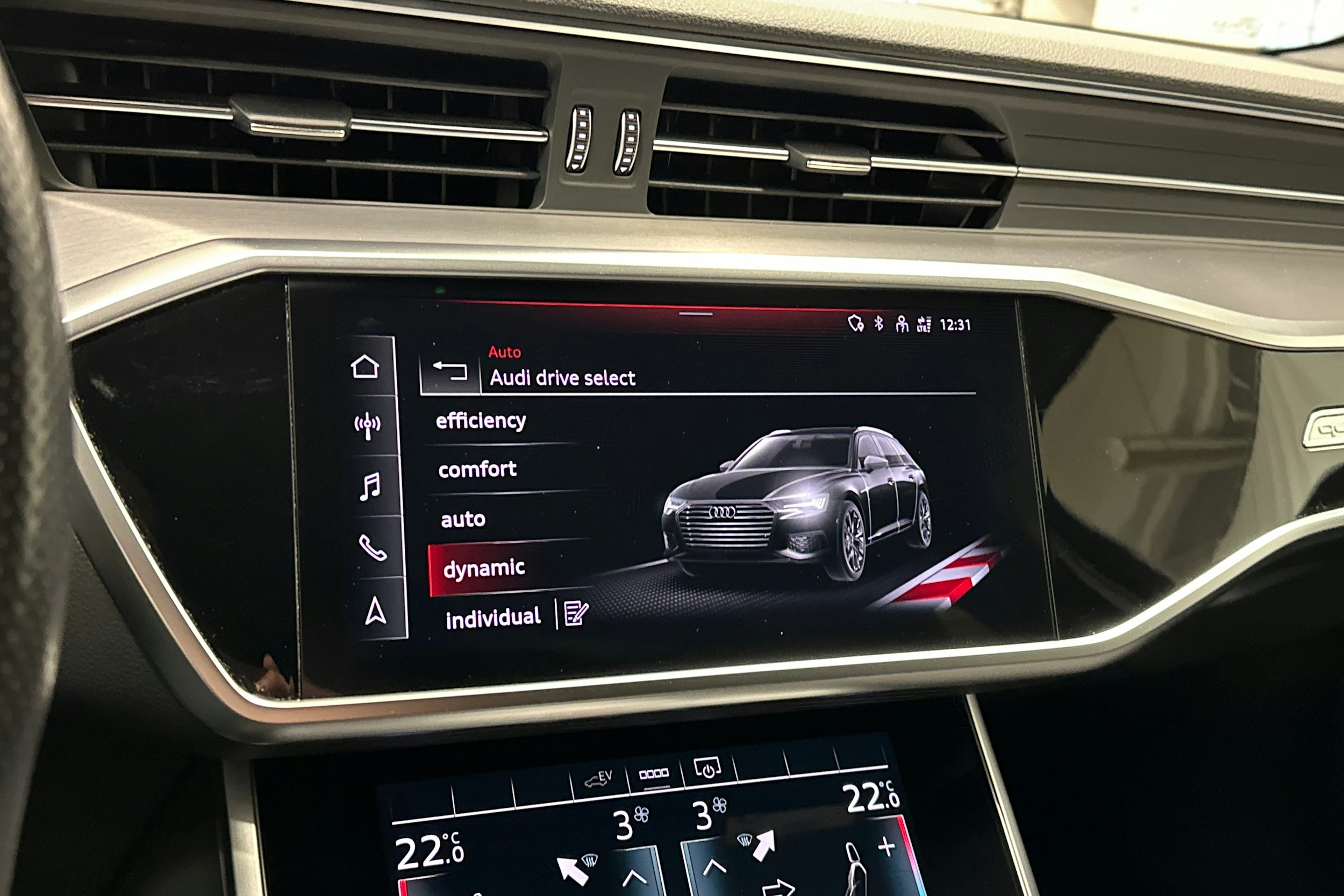 Valkoinen Audi A6 2021 kuva 24.