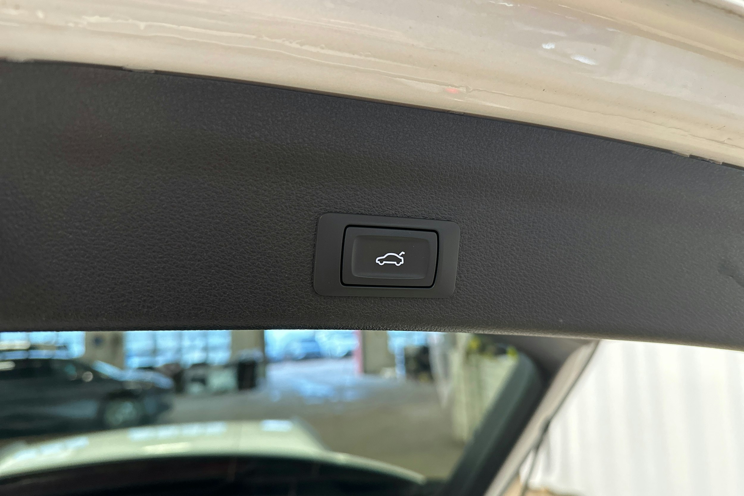 Valkoinen Audi A6 2021 kuva 34.