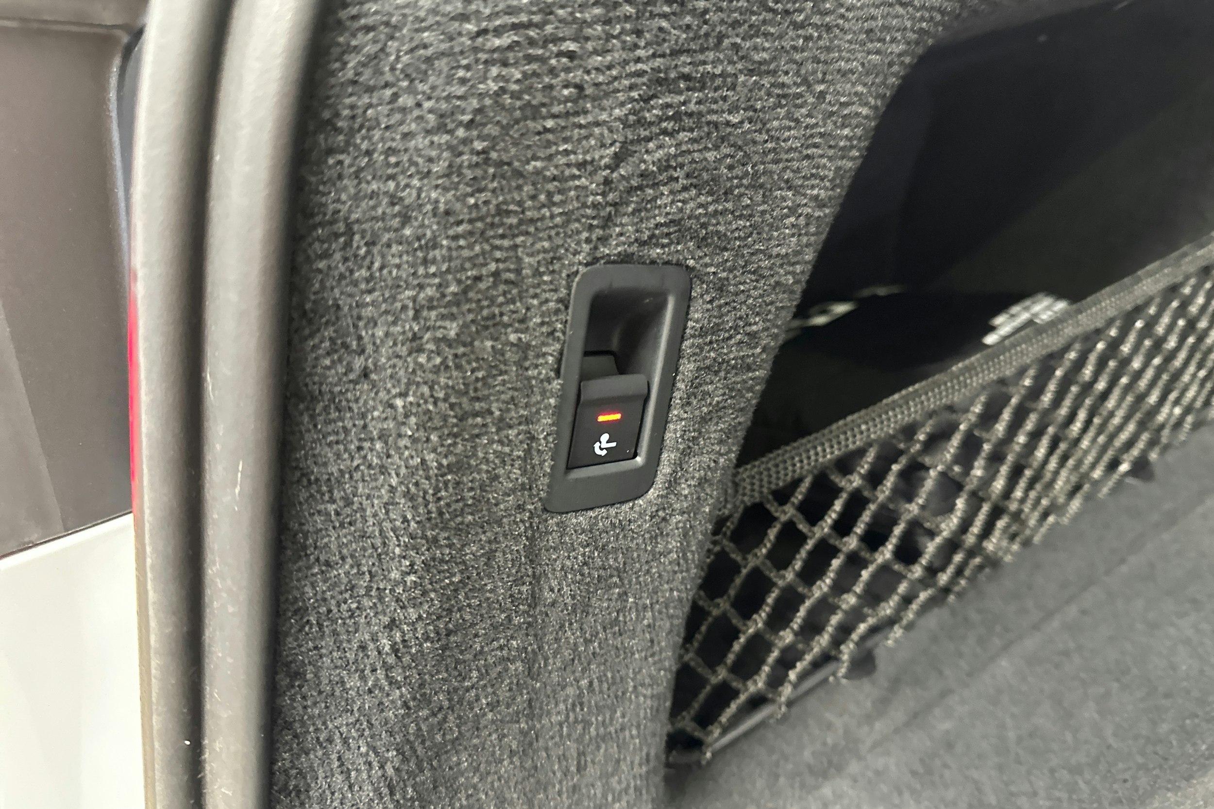 Valkoinen Audi A6 2021 kuva 35.