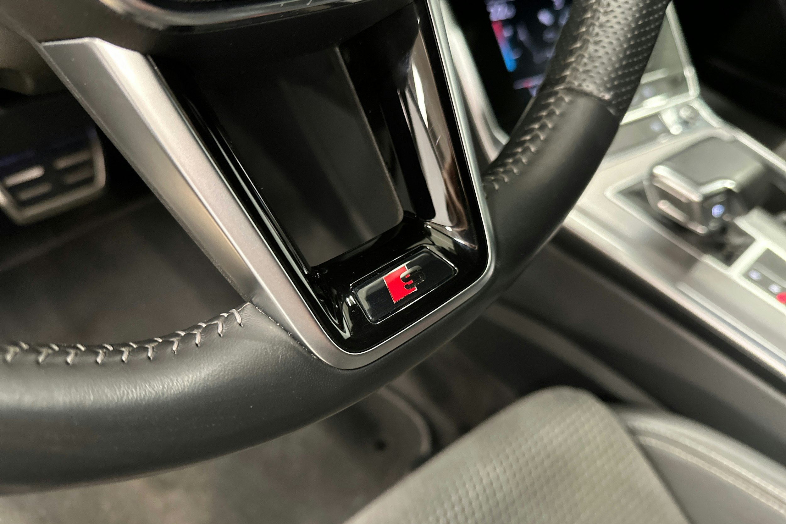 Valkoinen Audi A6 2021 kuva 37.