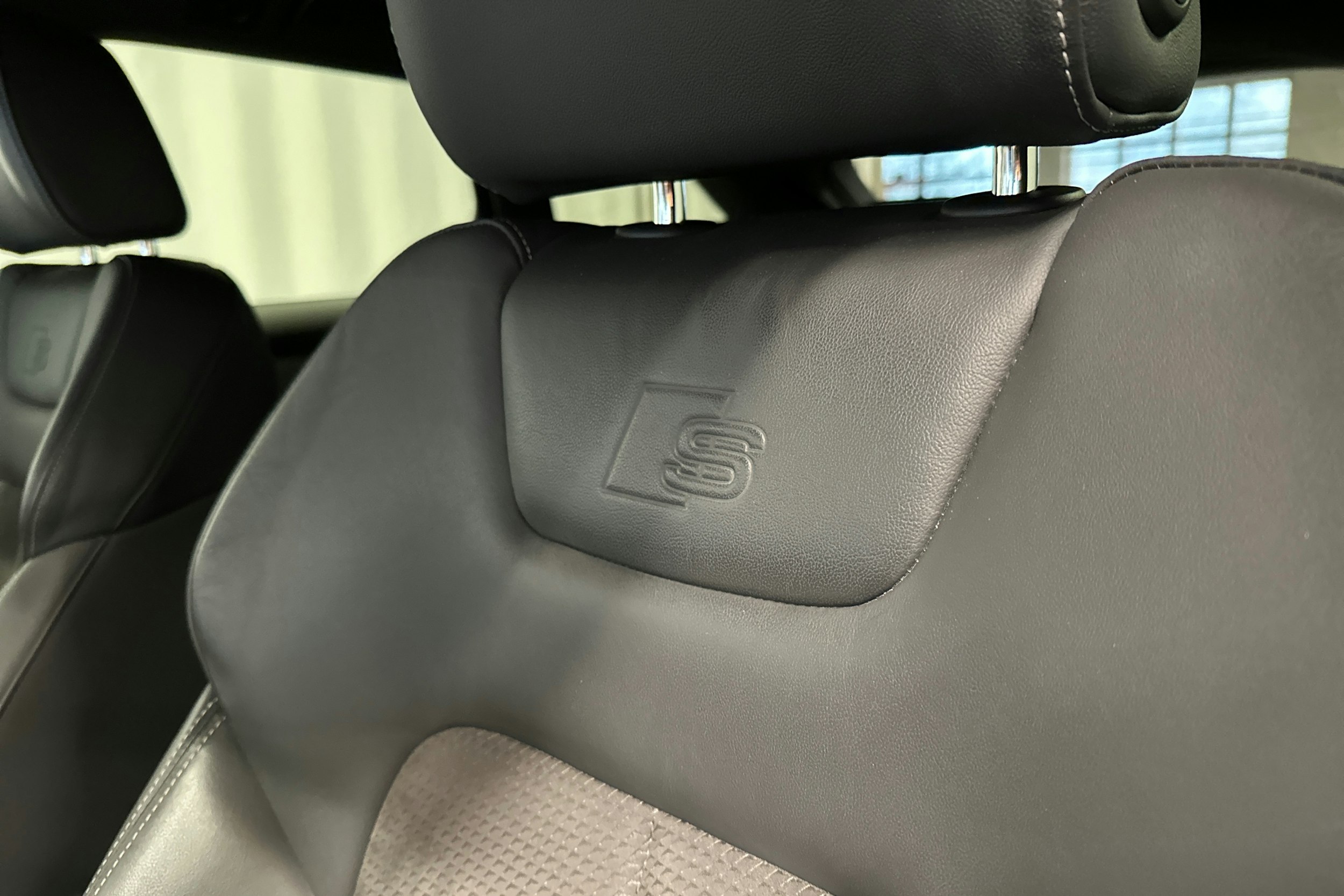 Valkoinen Audi A6 2021 kuva 38.