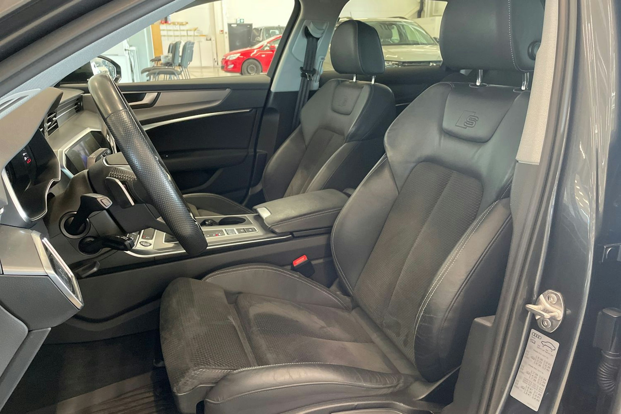 harmaa Audi A6 2021 kuva 26.