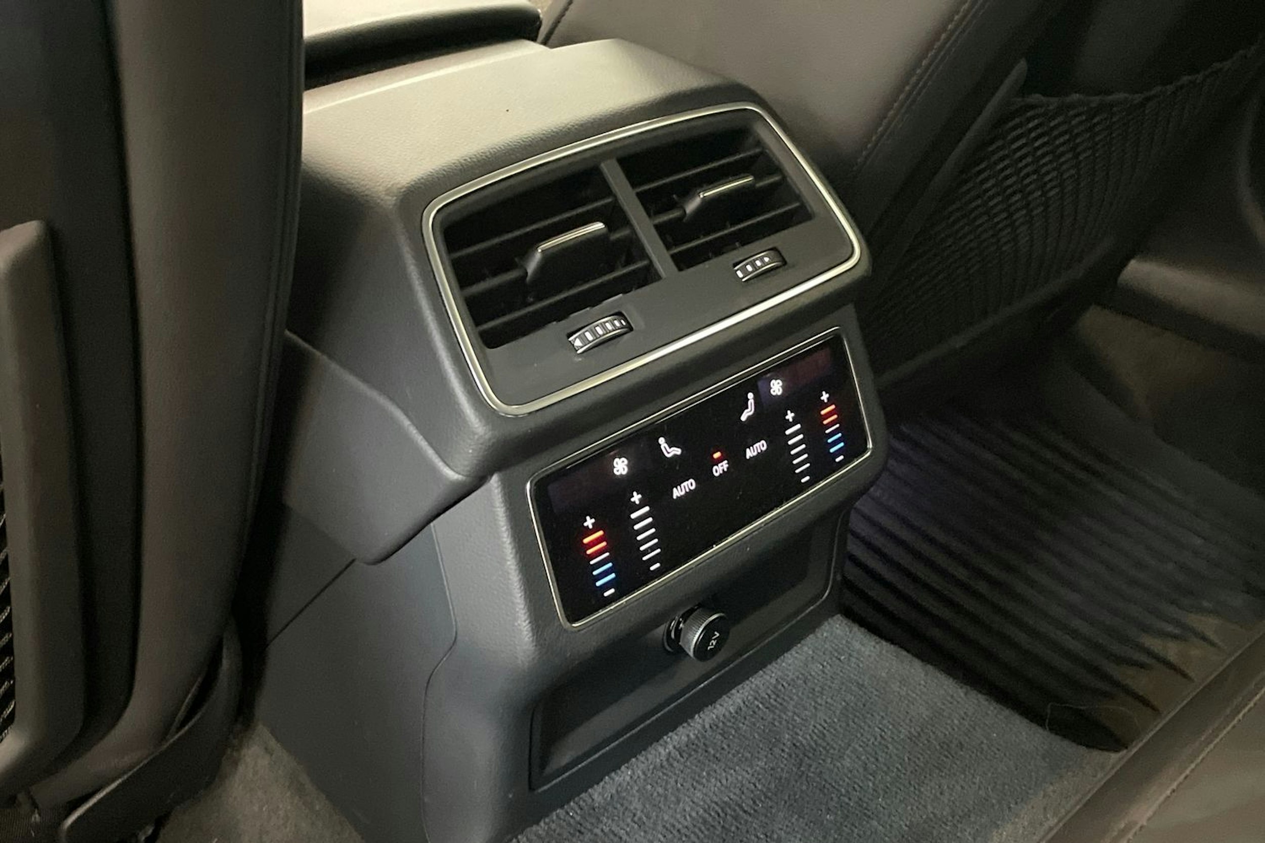 harmaa Audi A6 2021 kuva 27.