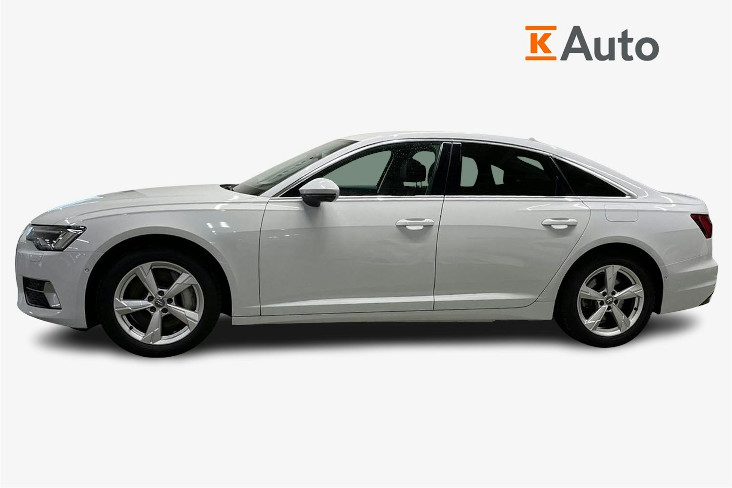 valkoinen Audi A6 2021 kuva 6.