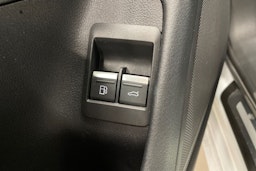 valkoinen Audi A6 2021 kuva 26.