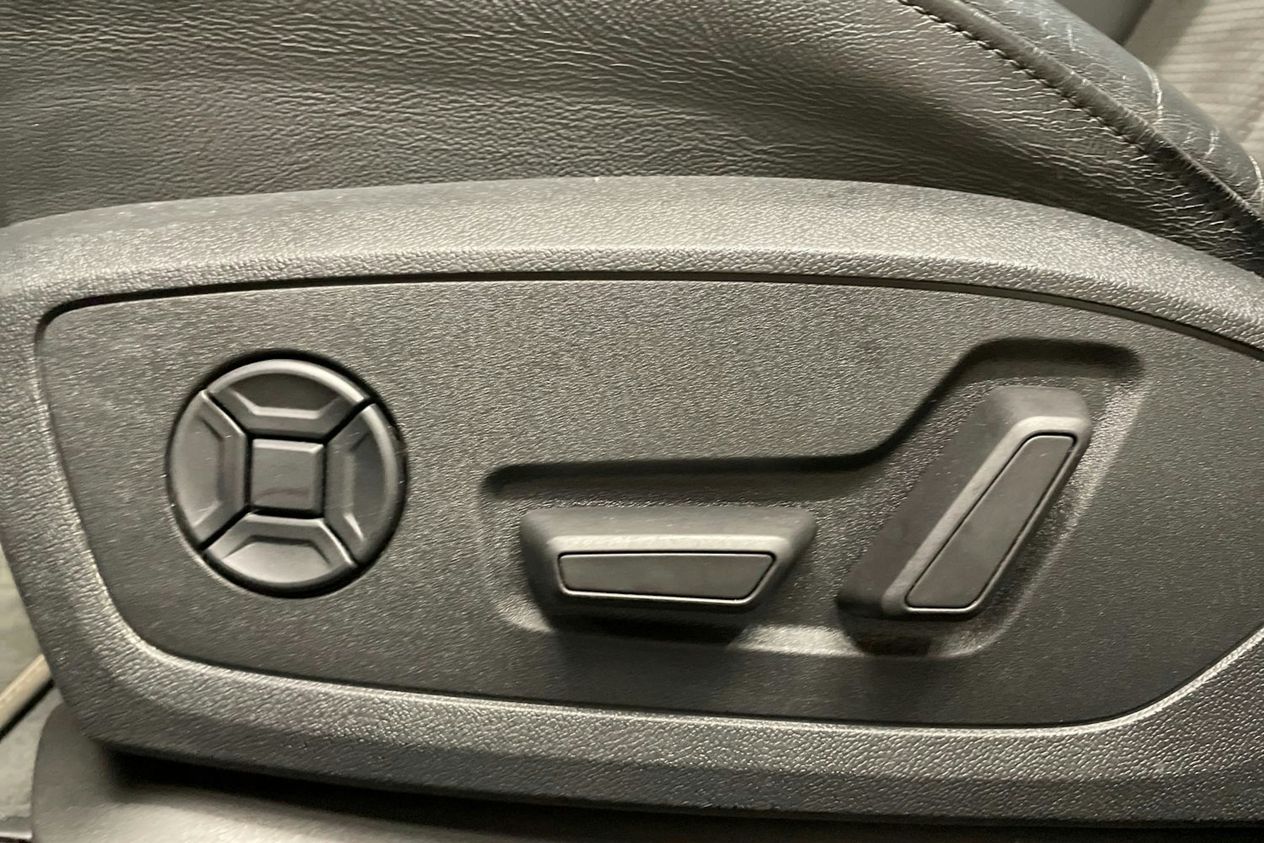 met. harmaa Audi A6 2021 kuva 31.