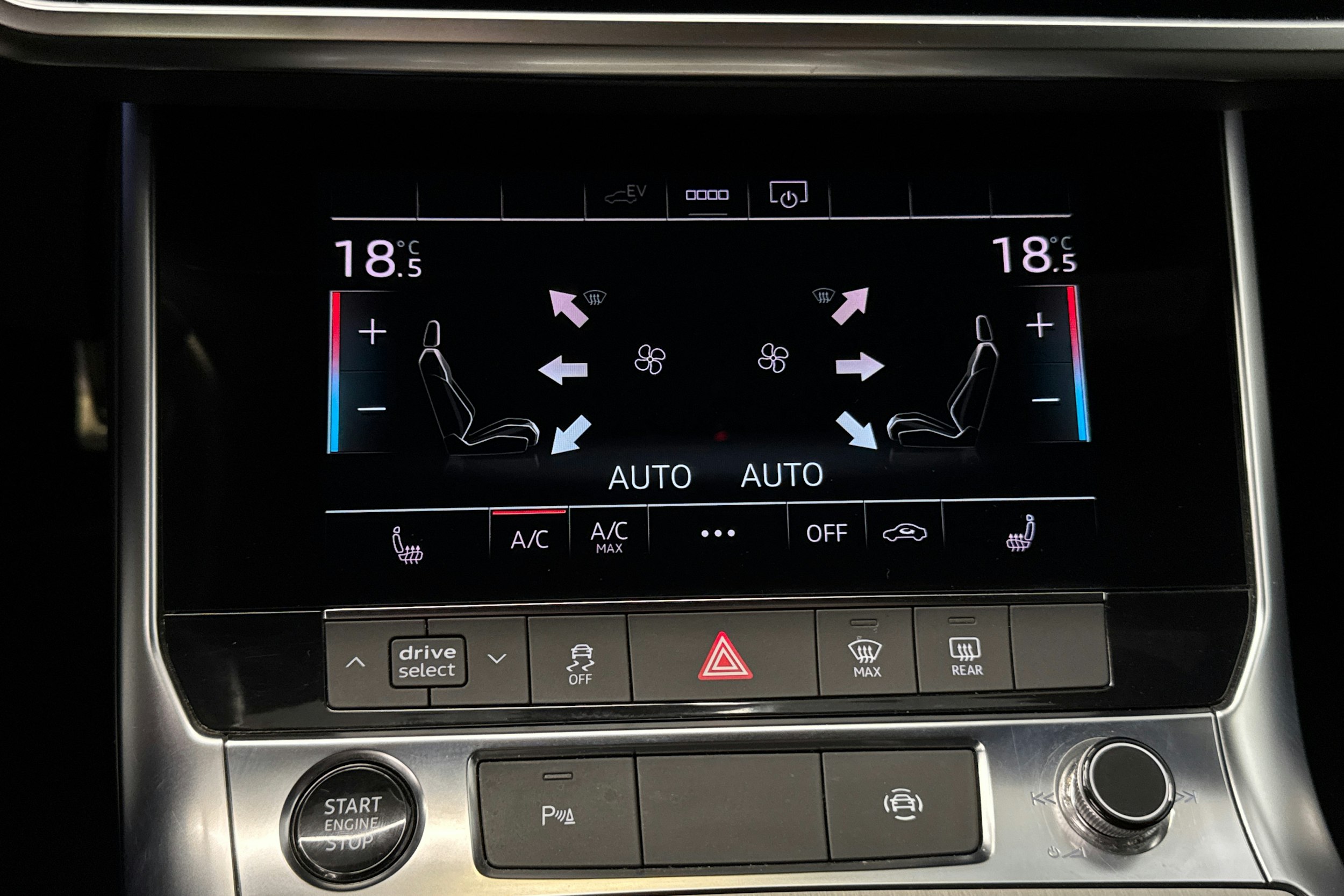 musta Audi A6 2021 kuva 24.