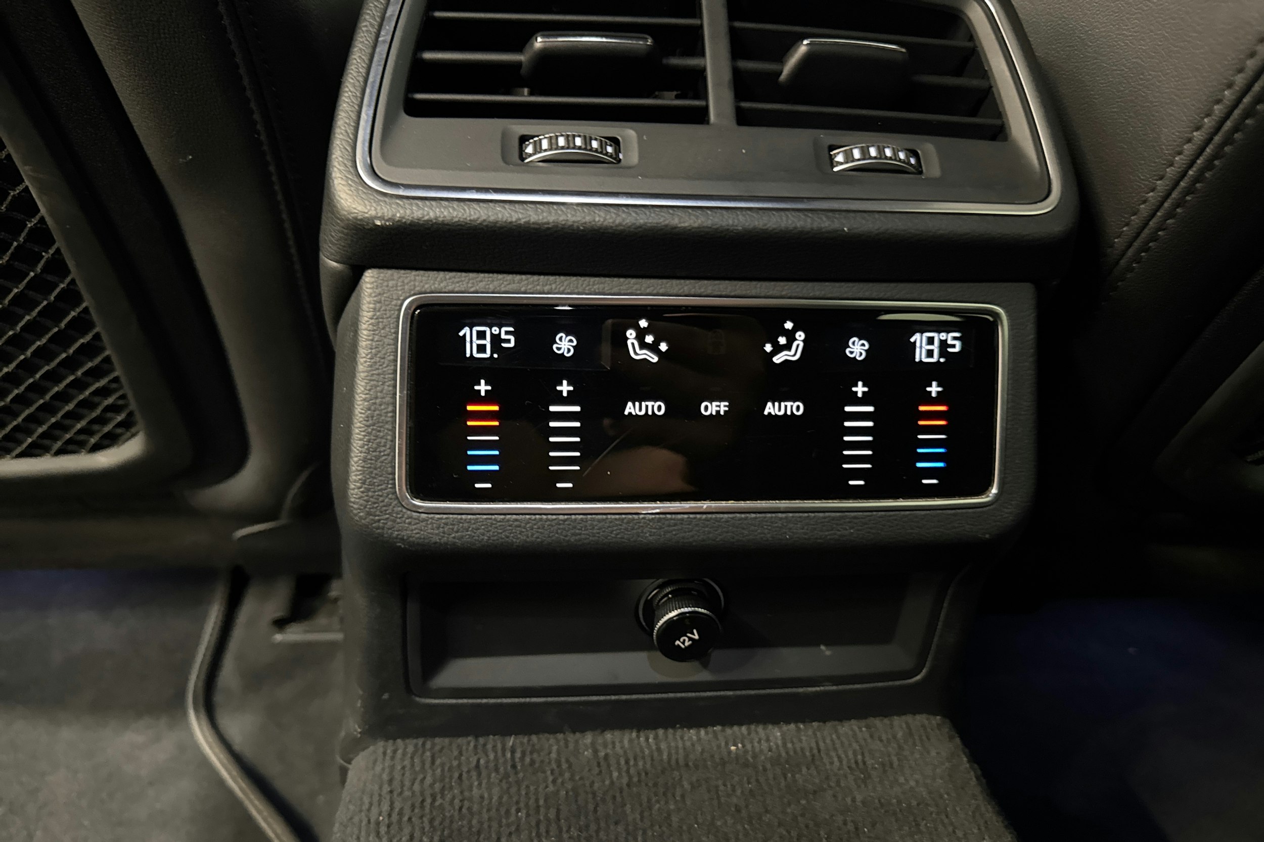 musta Audi A6 2021 kuva 29.