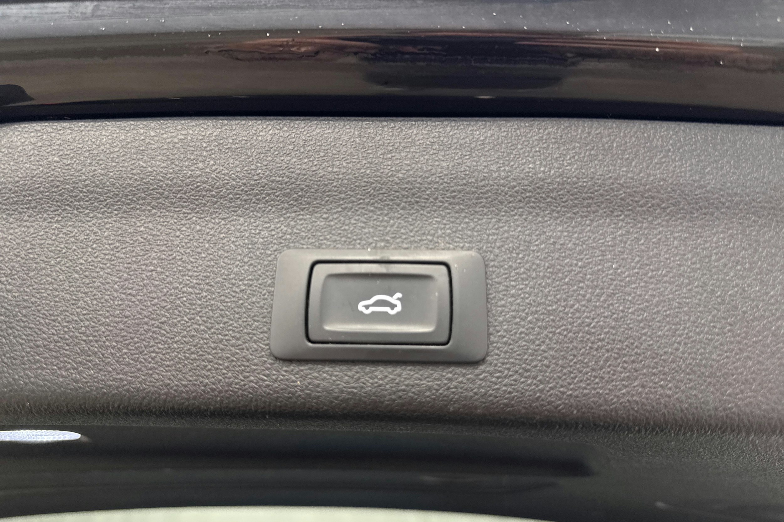 musta Audi A6 2021 kuva 32.