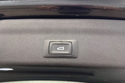 musta Audi A6 2021 kuva 32.