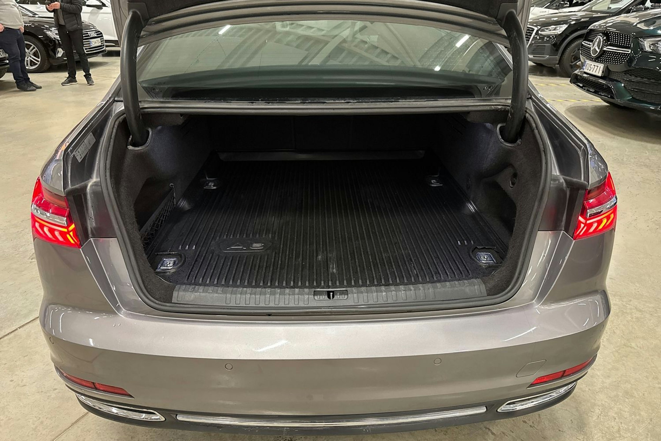 met. harmaa Audi A6 2021 kuva 14.