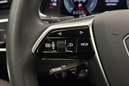 Punainen Audi A6 2021 kuva 16.