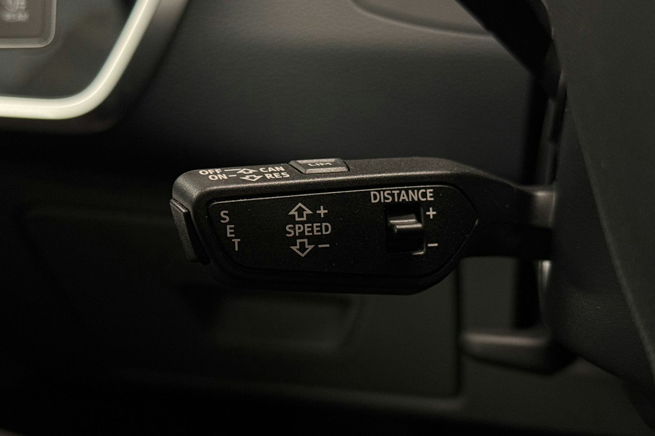 Punainen Audi A6 2021 kuva 17.