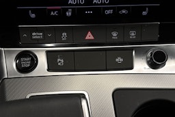 Punainen Audi A6 2021 kuva 31.
