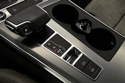Punainen Audi A6 2021 kuva 32.