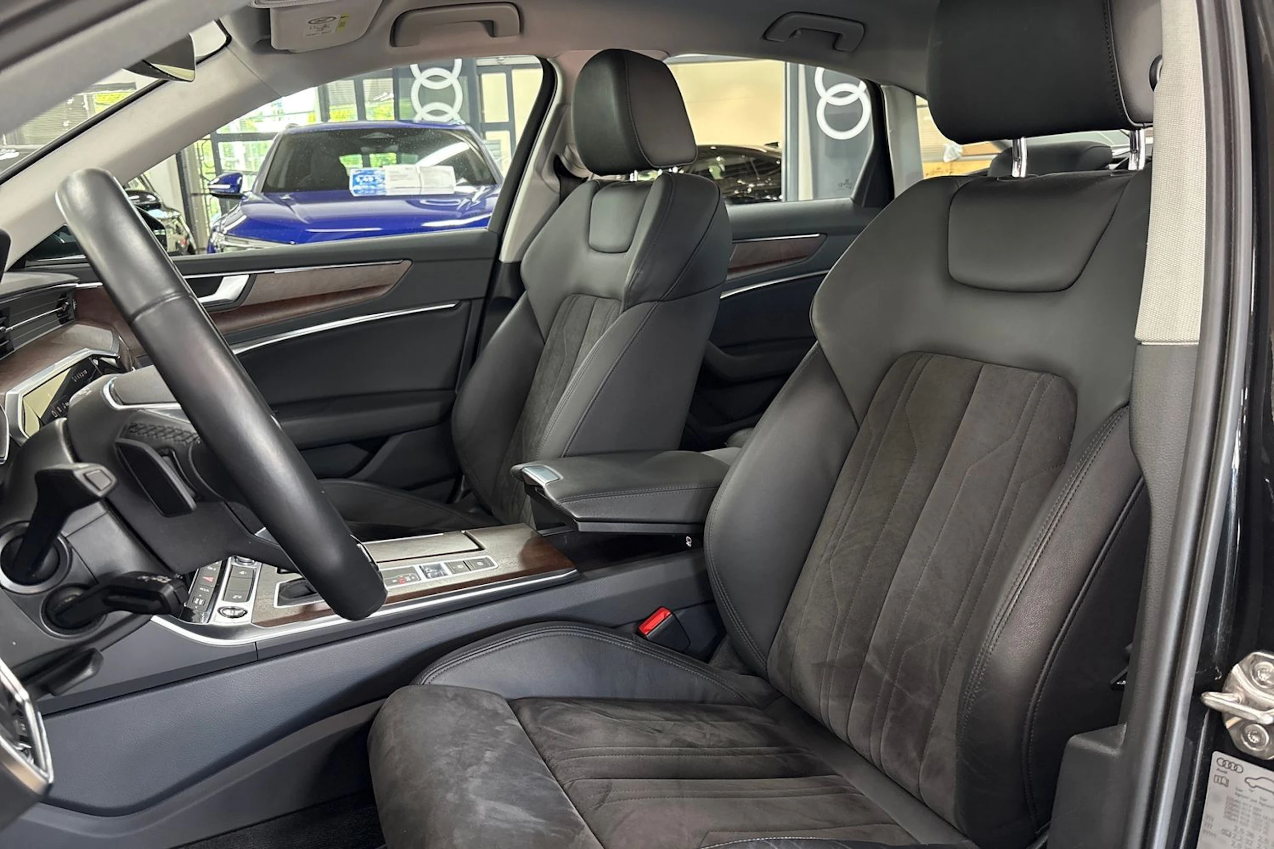 Harmaa Audi A6 2021 kuva 11.