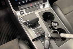 Musta Audi A6 2021 kuva 17.