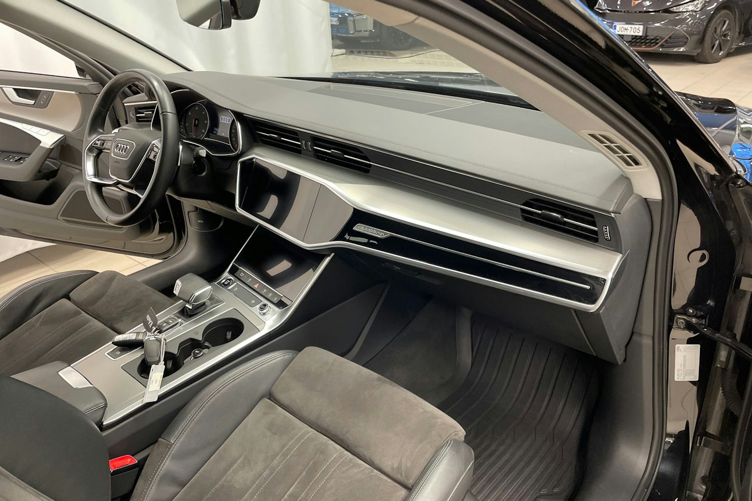 Musta Audi A6 2021 kuva 26.