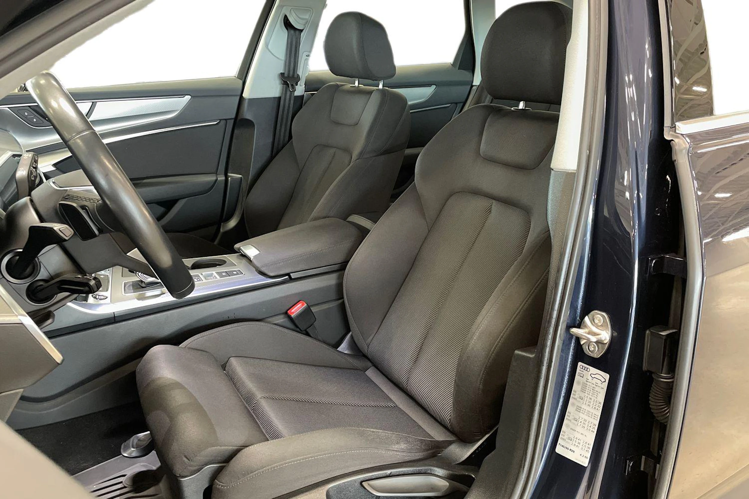 met. sininen Audi A6 2021 kuva 6.