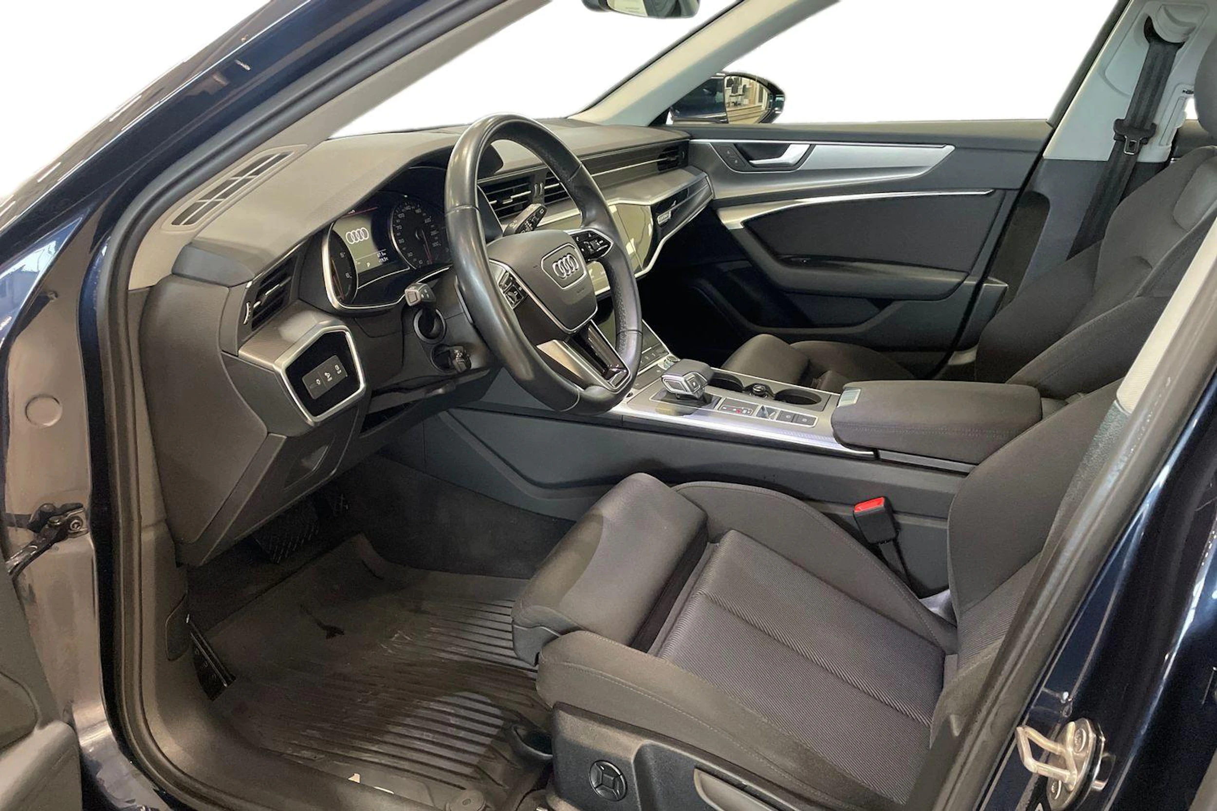 met. sininen Audi A6 2021 kuva 7.