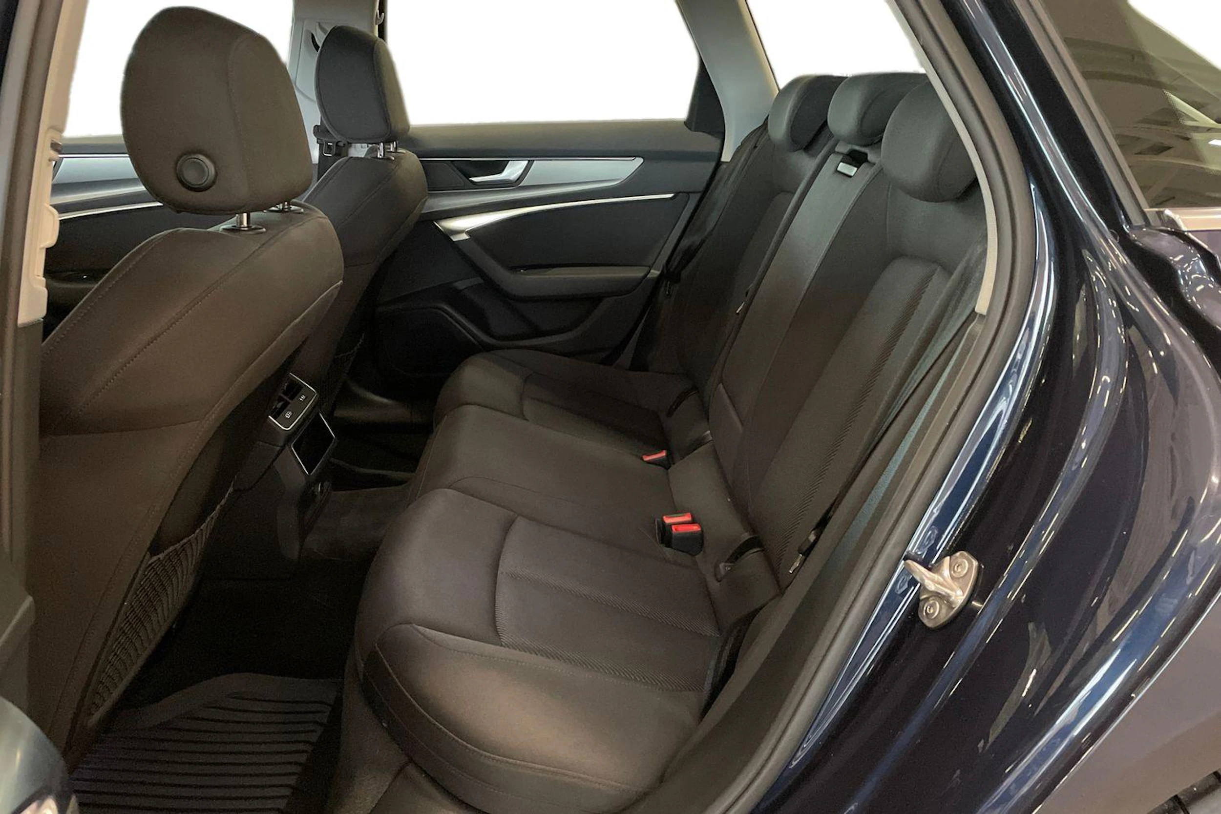 met. sininen Audi A6 2021 kuva 8.