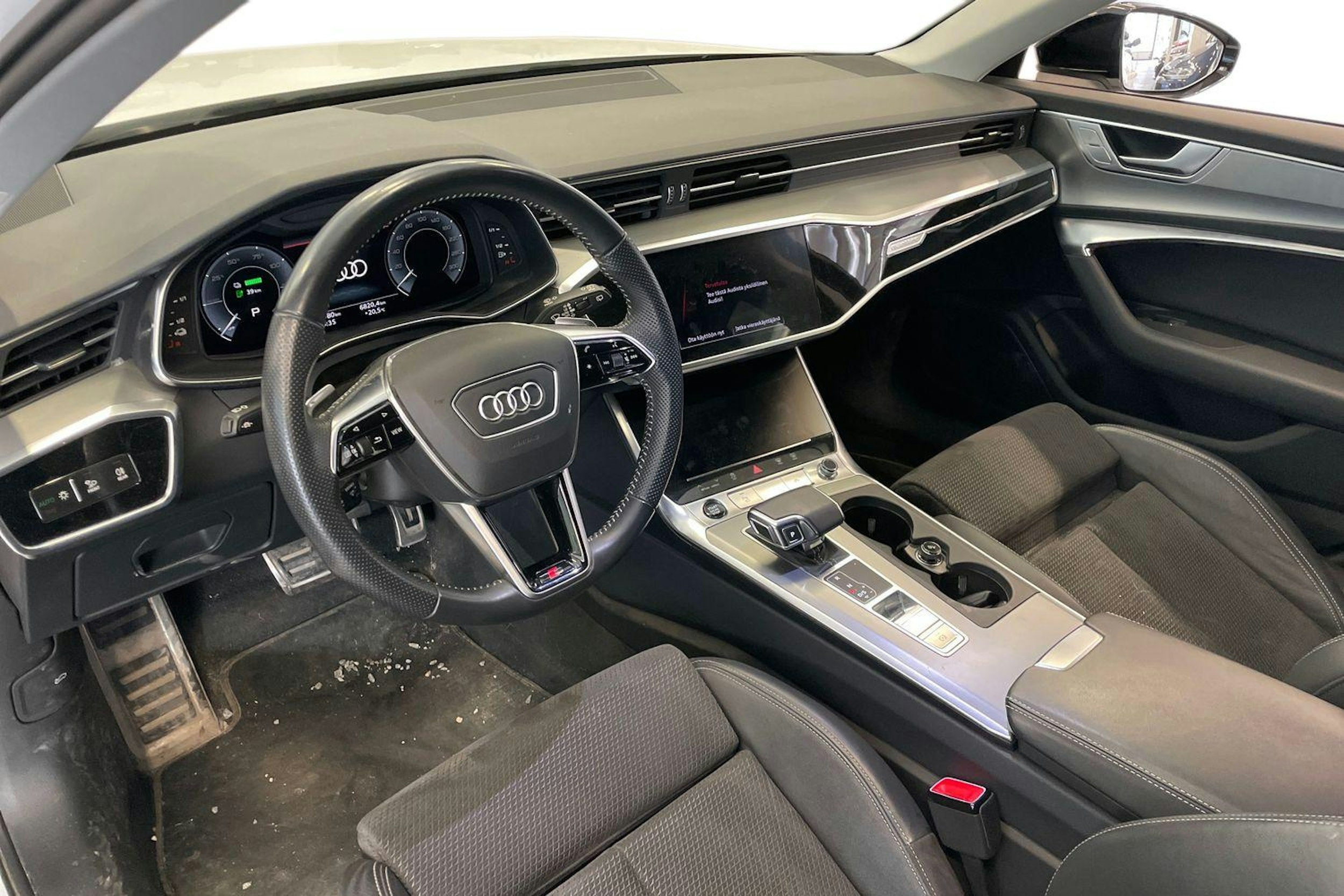 valkoinen Audi A6 2021 kuva 3.