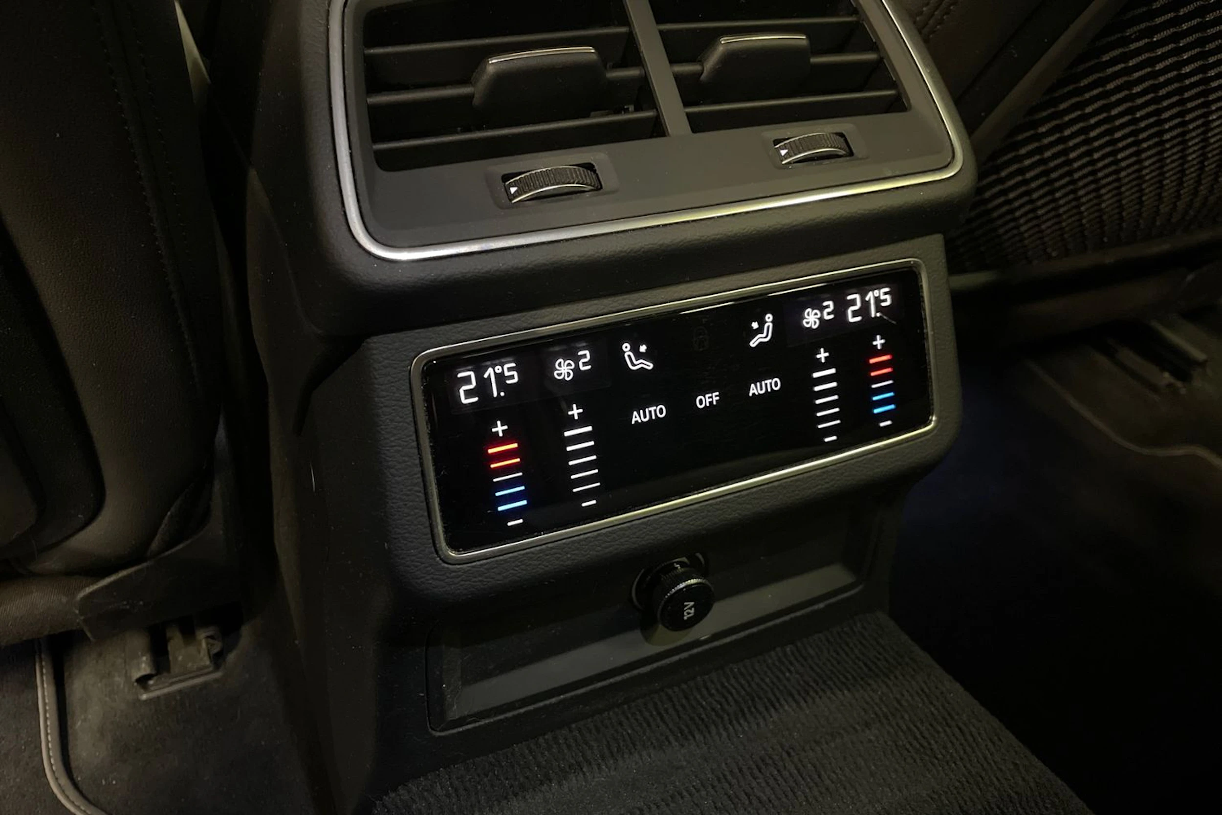 valkoinen Audi A6 2021 kuva 21.