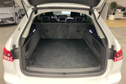 valkoinen Audi A6 2021 kuva 22.