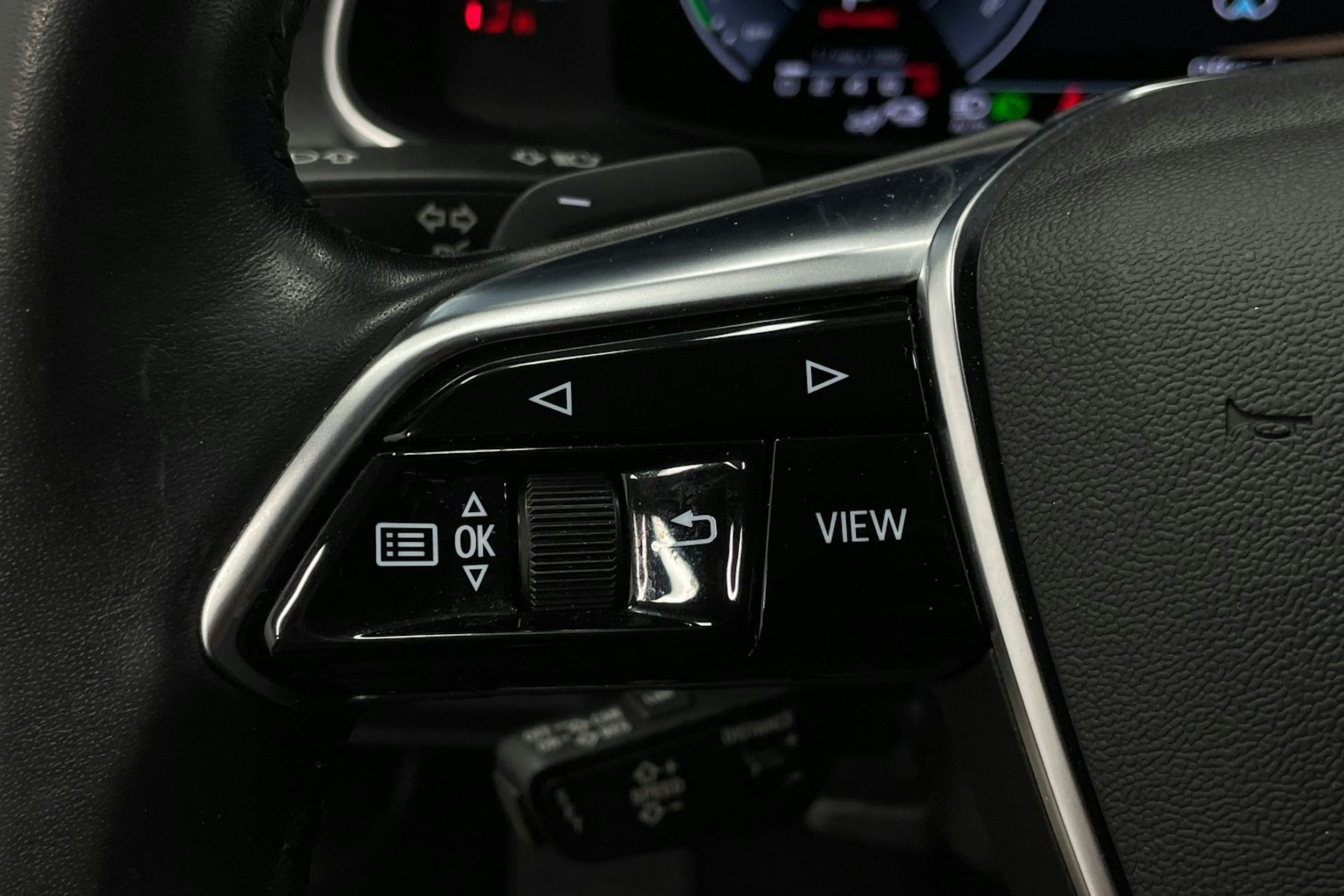 Musta Audi A6 2021 kuva 17.